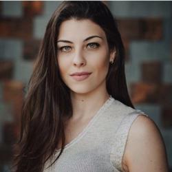 Natalia Bertoncello Gotti Clubhouse