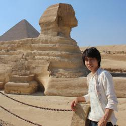 Clubhouse profile picture for @louvre