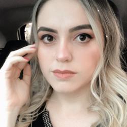 Poliana Assis Clubhouse