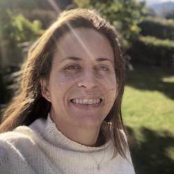 Laura Abril Clubhouse