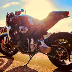 Clubhouse profile picture for @motorbike