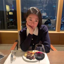 Yezi Lee Clubhouse