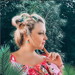 Clubhouse profile picture for @milaann