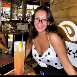 Daniela Neto Clubhouse