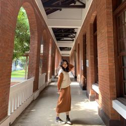 Sara Kang Clubhouse