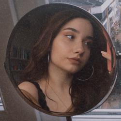Clubhouse profile picture for @iliad