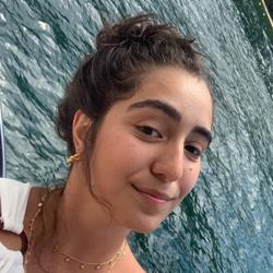Aline Agopyan Clubhouse