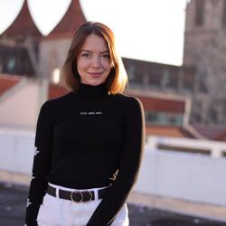 Julia Hummel Clubhouse