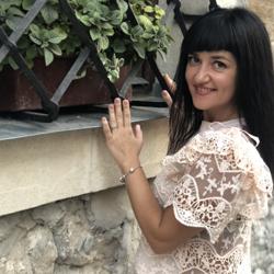 Oksana Olinik Clubhouse