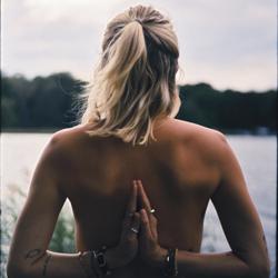 Josefin Dahlberg Clubhouse