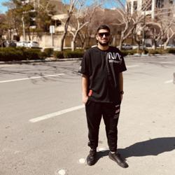 Ashkan Bonakdar Clubhouse