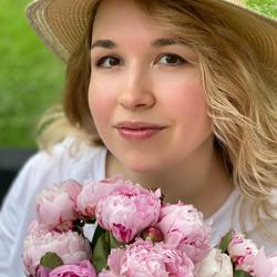 Nika Struzhenkova Clubhouse