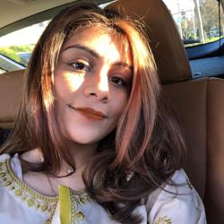 Clubhouse profile picture for @momina