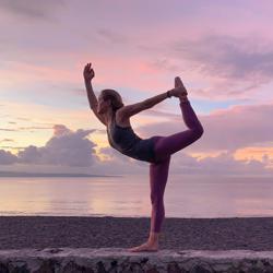 Yoga Como Clubhouse