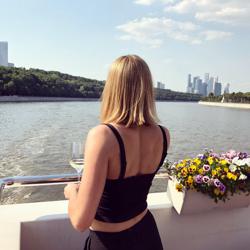 Mona Blüm Clubhouse