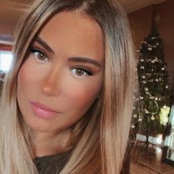 Cate Larochelle Clubhouse