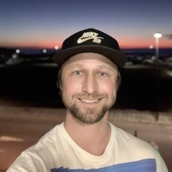 Gisle Larsen Clubhouse