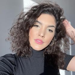 Mariana Costa Clubhouse