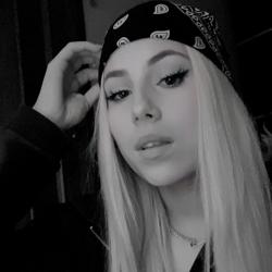 Nika Lukasová Clubhouse