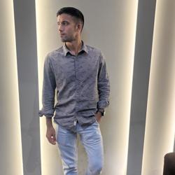 Clubhouse profile picture for @roshanlal