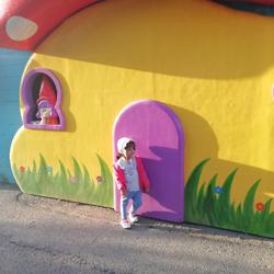 Ela Ashtari Clubhouse