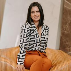 Luiza Barbosa Clubhouse