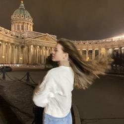 Nastya Sermusenok Clubhouse