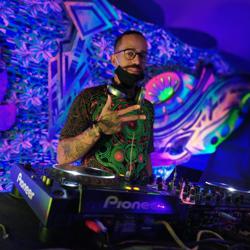 Gyl Maverick Clubhouse