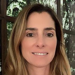 Regina Junqueira Clubhouse