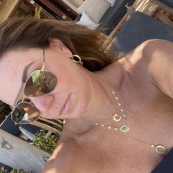 Cristhina Carvalho Clubhouse