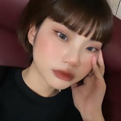 leona hung Clubhouse